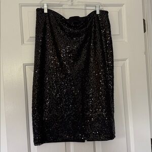 NEW YORK & COMPANY front sequin skirt knee length.